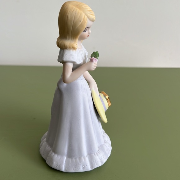 Enesco growing up porcelain doll aged 12 - Picture 4 of 5
